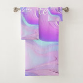 Holografische roze paarse monogram initialen naam bad handdoek (Insitu)