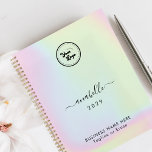 Holographic Add Name Year Custom Business Logo Planner<br><div class="desc">Deze elegante planner zou voor uw zaken/promotionele behoeften geweldig zijn. Voeg je eigen gegevens eenvoudig toe door op de optie 'personaliseren' te klikken.</div>