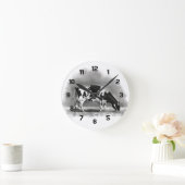 Holstein Cow Grazing: Realism Pencil Drawing Ronde Klok (Huis)