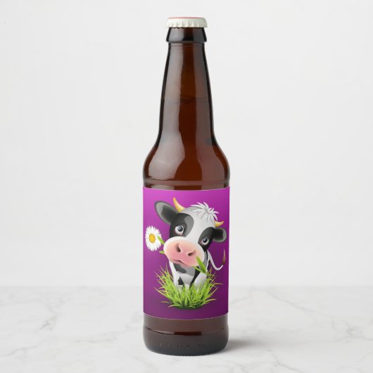 Holstein cow in grass over purple bier etiket (Voorkant)