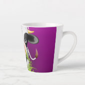 Holstein cow in grass over purple latte mok (Rechts)