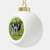 Holstein Koe & Cute Calf in zomerperiode Keramische Bal Ornament (Rechts)