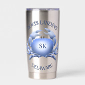 Holts Landing Blauwe Krab Monogram Geïsoleerde Drinkbeker (Voorkant)