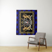 Home Clan Badge & Motto w/Lions Wandkleed (In situ)