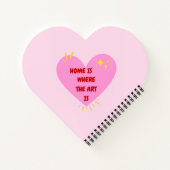 Home Is Where The Art Is – Cute Heart Inspirationa Notitieboek (Achterkant)