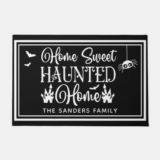 Home Sweet Haunted Home - Halloween Deurmat (Voorkant)