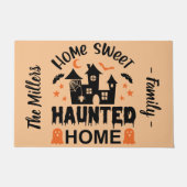 Home Sweet HAUNTED Home sinaasappel gepersonalisee Deurmat (Voorkant)