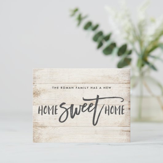 Home Sweet Home Rustic Wood Bewegende aankondiging Briefkaart (Staand voorkant)