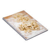 Homemade lintpasta, close-up notitieboek (Rechterzijde)