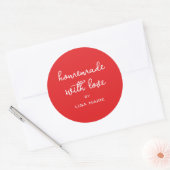 Homemade met liefdesgepersonaliseerde, heldere rod ronde sticker (Envelop)