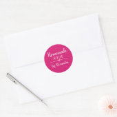 Homemade met liefdesroze witte scriptnaam ronde sticker (Envelop)