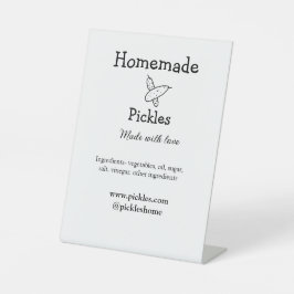 Homemade pickles gemaakt met liefde tekstwebsite t reclamebord met voetstuk