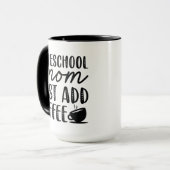 Homeschool mama voegt koffie toe mok (Voorkant links)
