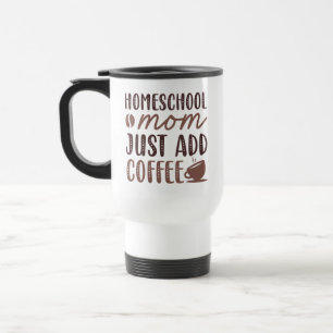 Homeschool mama voegt koffie toe reisbeker