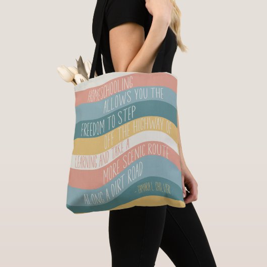 Homeschool Tamara L. Chilver Quote Retro Wave Tote Bag (Dichtbij)