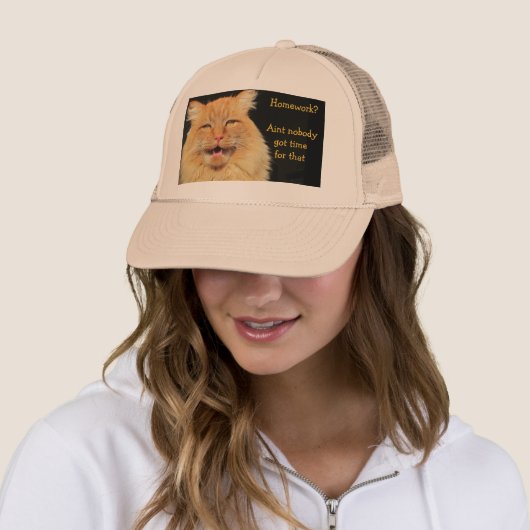 Homework? Aint, daar heeft niemand tijd voor. Trucker Pet (In situ)