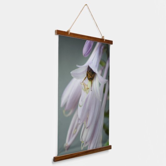 Hommel in Hosta Hangend Wandkleed (Gebogen)