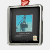 Homo Sapiens Metalen Ornament (Links)