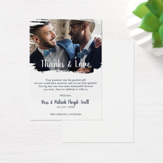 Homo trouwpaar om gasten te bedanken met kwast visitekaartje (Bureau)