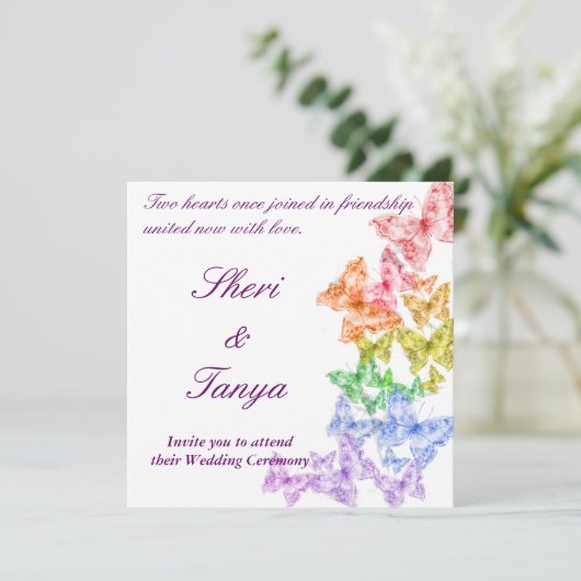 Homoseksueel lesbisch regenboog bruiloft ceremonie kaart (Staand voorkant)