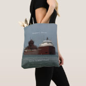 Hon James L. Oberstar over de canvas tas (Dichtbij)