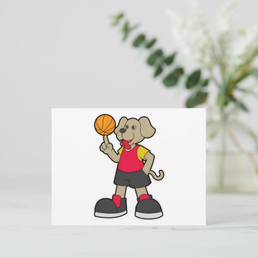 Hond als basketballspeler met basketbal briefkaart (Staand voorkant)