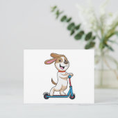 Hond als motorrijder met scooter briefkaart (Staand voorkant)