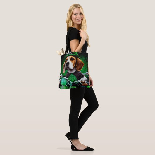 Hond Beagle rijdt op fiets St. Patrick's Day Tote Bag (Op model)