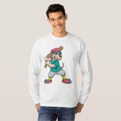 Hond bij honkbal met honkbalknuppel t-shirt (Voorkant volledig)