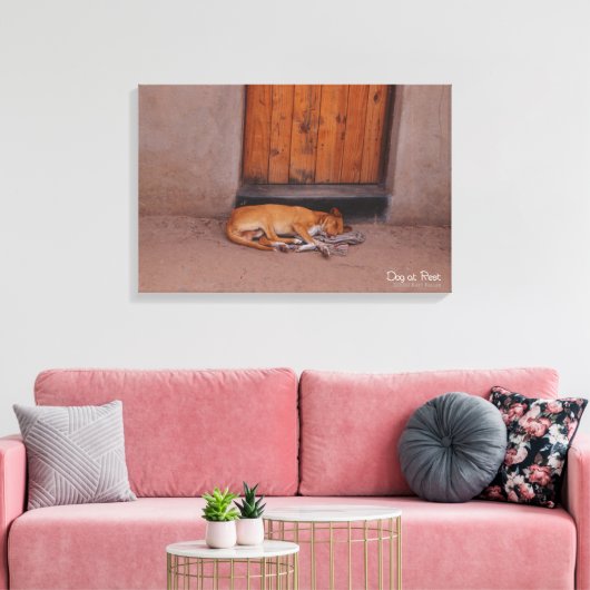 Hond bij Rest Canvas Afdruk (Insitu (Woonkamer))