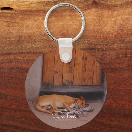 Hond bij Rest Sleutelhanger (Voorkant)