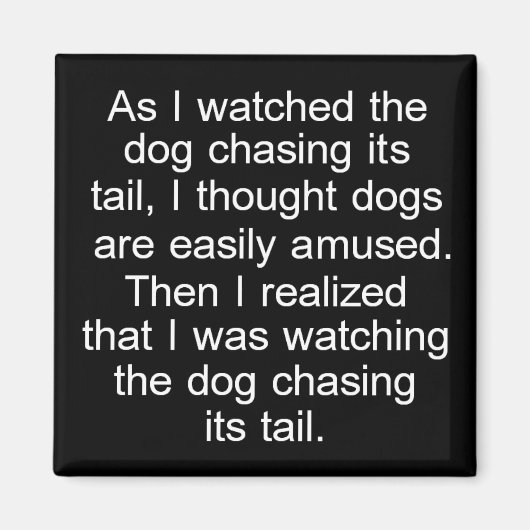 Hond Chasing Tail vierkante magneet in zwart-wit (Voorkant)