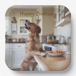 Hond die eten snaait papieren bordje