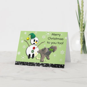 Hond die op de Kerstkaart van de Sneeuwman plassen Feestdagen Kaart