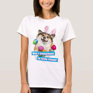 Hond die op Pasen eieren ligt T-shirt