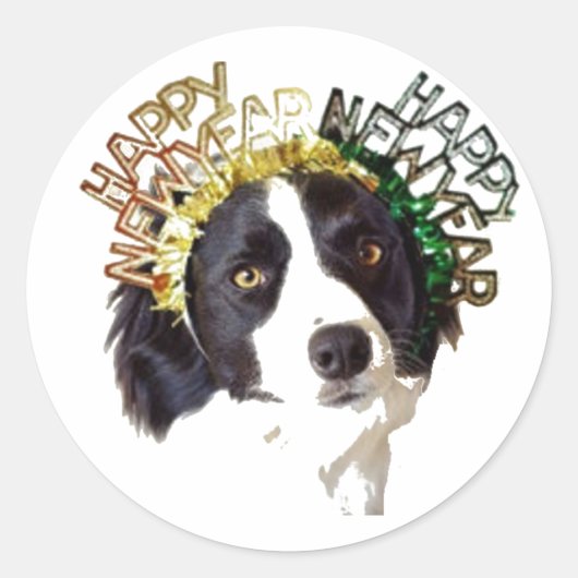 Hond draagt Happy New Year Petten Ronde Sticker (Voorkant)