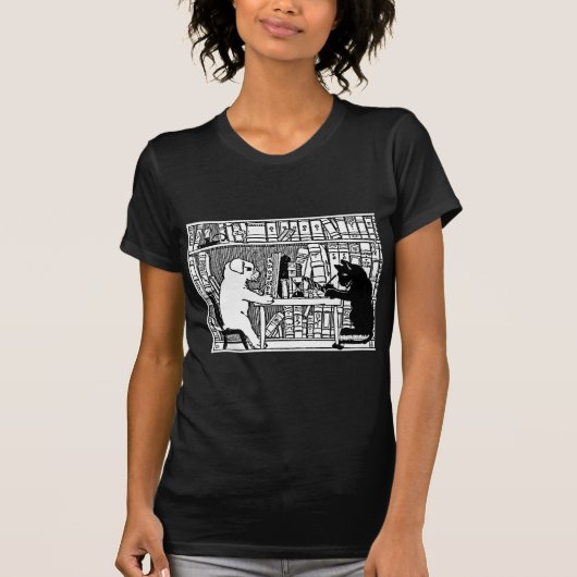 Hond en kat in de bibliotheek t-shirt (Voorkant)
