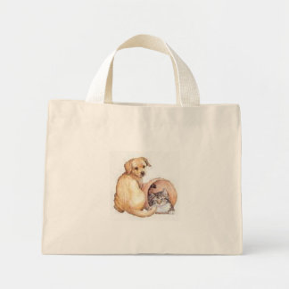 hond en kat in een mand mini tote bag