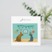 Hond en kat in petten uitnodiging (Staand voorkant)