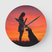 hond en meisje Ronde Klok (Voorkant)