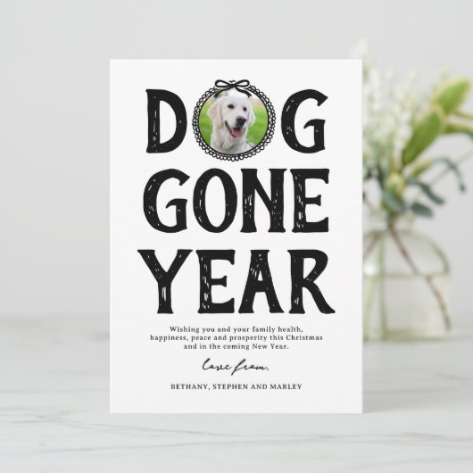 Hond gegaan Jaar Zwart Wit Foto Kerstmis Feestdagenkaart (Staand voorkant)
