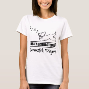 Hond gemakkelijk afgeleid door muziek van Strumsti T-shirt