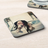 Hond helpt bij het wassen drankjes onderzetter (Linkerzijde)