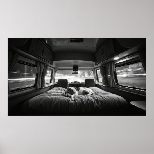 Hond in Bed van Camper Poster (Voorkant)