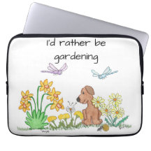 Hond in bloementuin