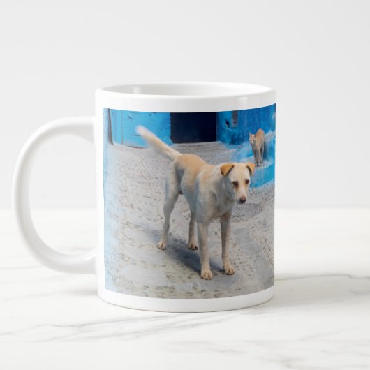 Hond in de Blauwe Stad Grote Koffiekop (Links)