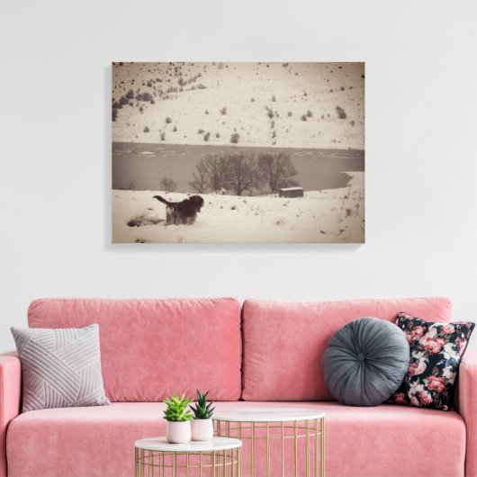 Hond in de Sneeuw Canvas Print (Insitu (Woonkamer))