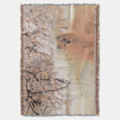 Hond in een kleurrijke winterlandschap waterverf deken (Voorkant Verticaal)