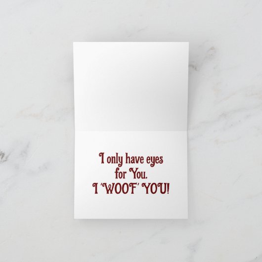 Hond in hartvormige Valentijn Kaart (Binnen)