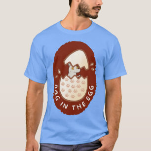 Hond in het sinaasappel van de paaseieren t-shirt